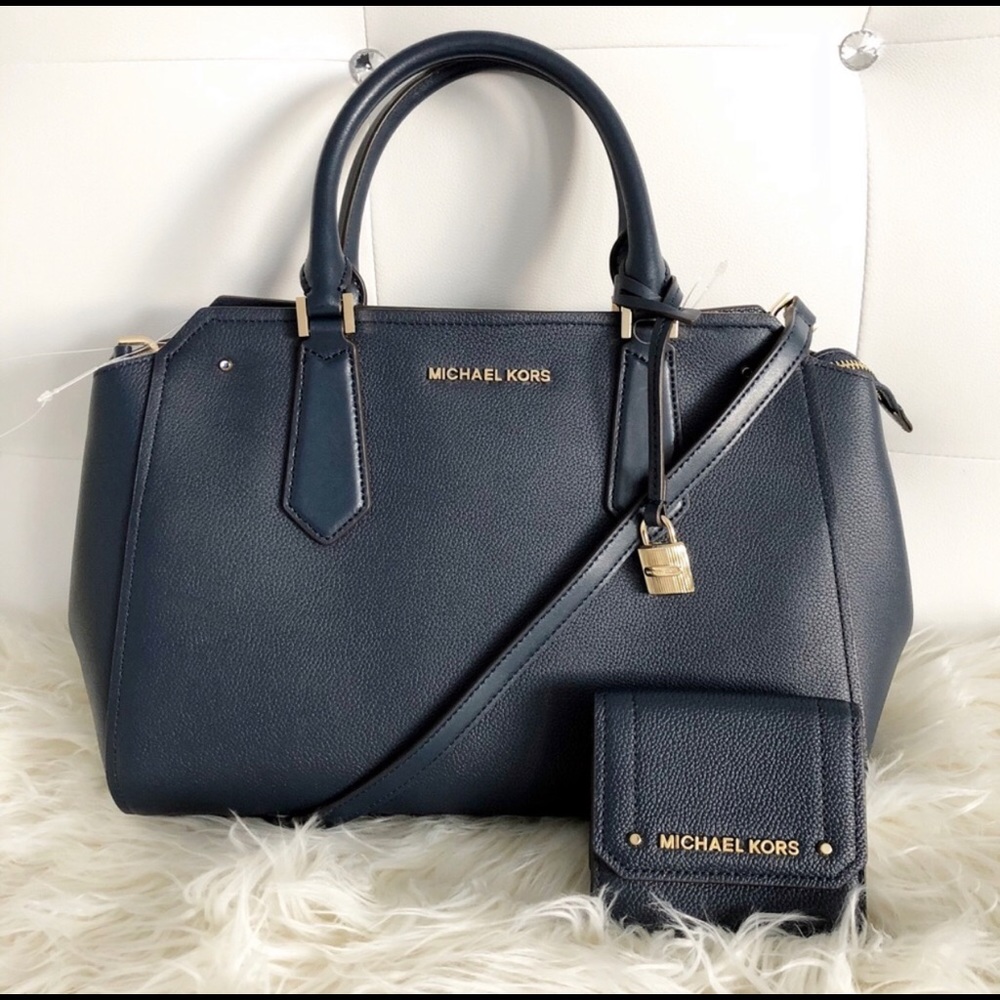 Michael Kors Hayes Handbag and Wallet set
